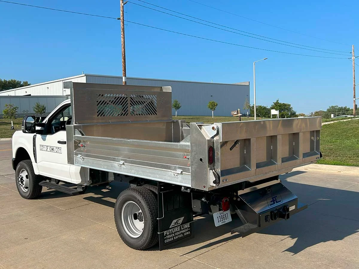 2-4 dump truck